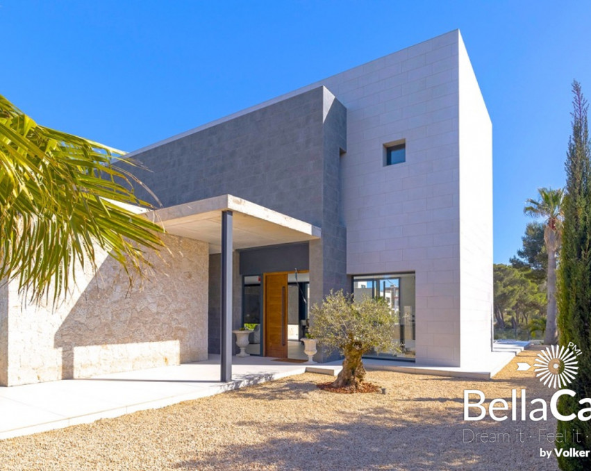 The White Pine - New Designer Villa by the Sea in Puig de Ros