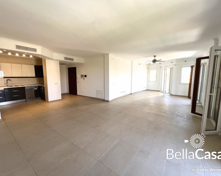 Apartment mit Wohnlounge, Fussbodenheizung, Fahrstuhl und Garagenparkplatz