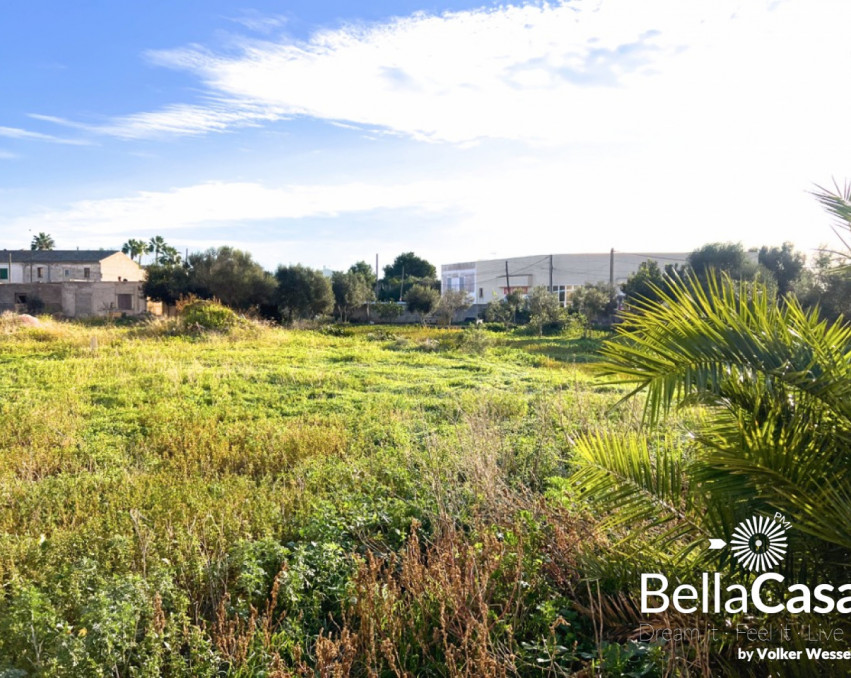 Städtisches Doppel Baugrundstück für ein Stadthaus mit Pool und Garten