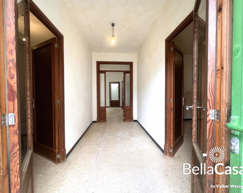 Stadthaus mit zur Renovierung und Neugestaltung nahe des beliebten Ortskern