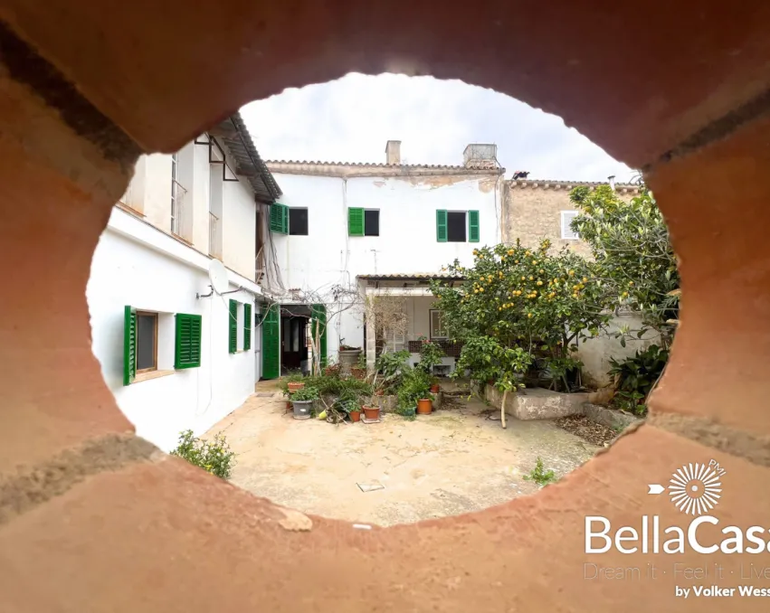 INVESTMENT: Traditionelles Herrenhaus mit Patio & Meerblick Fantasie in Ses Salines